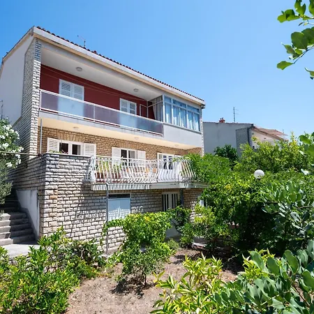 Beachfront Apartments Nincevic *