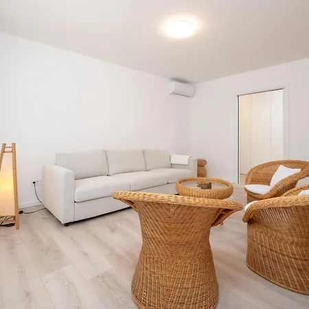 Beachfront Apartments Nincevic Appartement Trogir