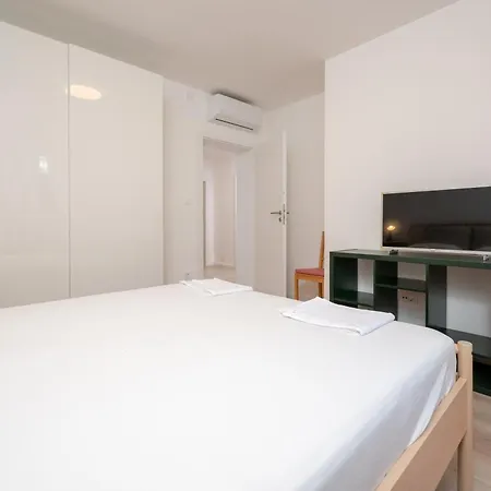 Beachfront Apartments Nincevic Appartement Trogir