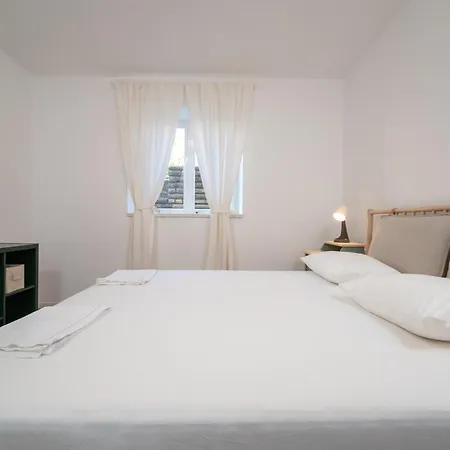 Beachfront Apartments Nincevic