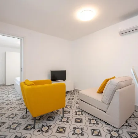 Beachfront Apartments Nincevic Appartement *
