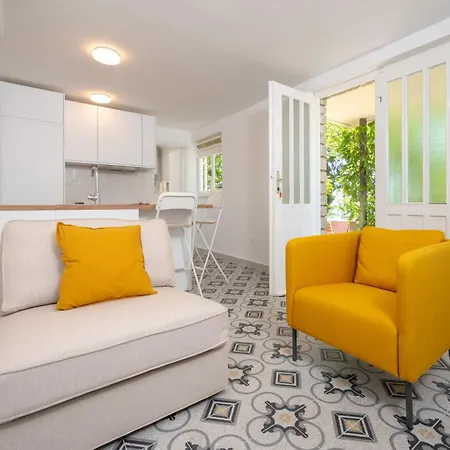 Beachfront Apartments Nincevic