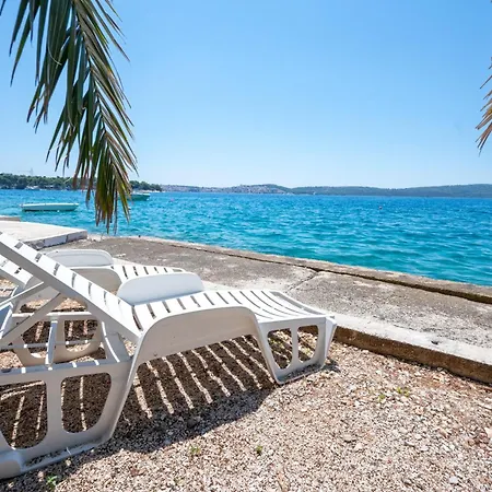 Appartement Beachfront Apartments Nincevic *