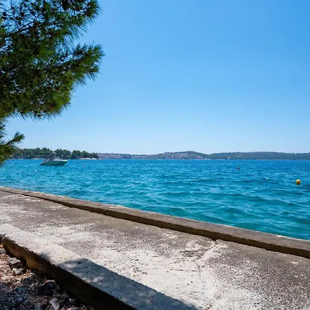 Beachfront Apartments Nincevic