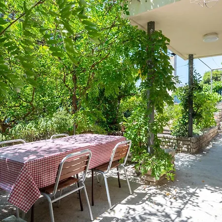 Beachfront Apartments Nincevic Trogir