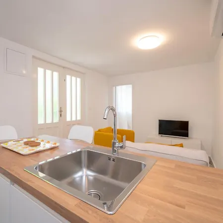 Beachfront Apartments Nincevic * Trogir